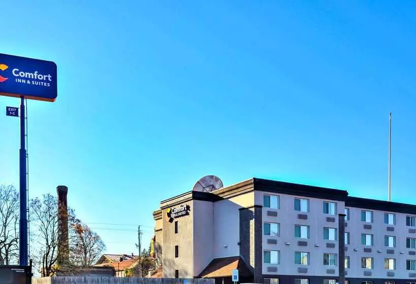 هتل Comfort Inn & Suites Vancouver Downtown City Center