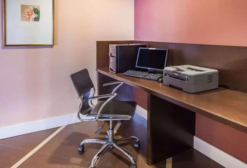 Hotel Days Inn By Wyndham Sherman