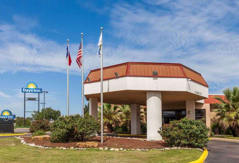 Hotel Days Inn By Wyndham Sherman