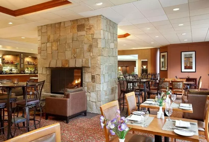 فندق Doubletree By Hilton  Boston  Bedford Glen