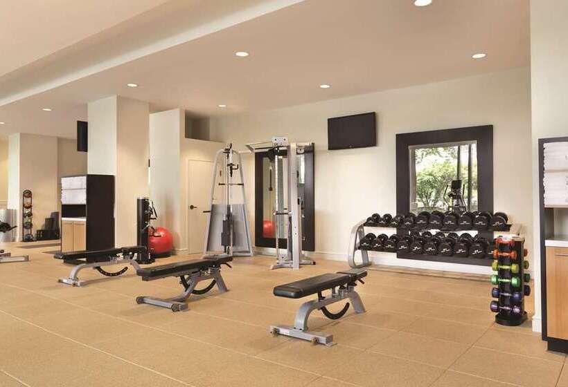 هتل Hilton Boston Logan Airport