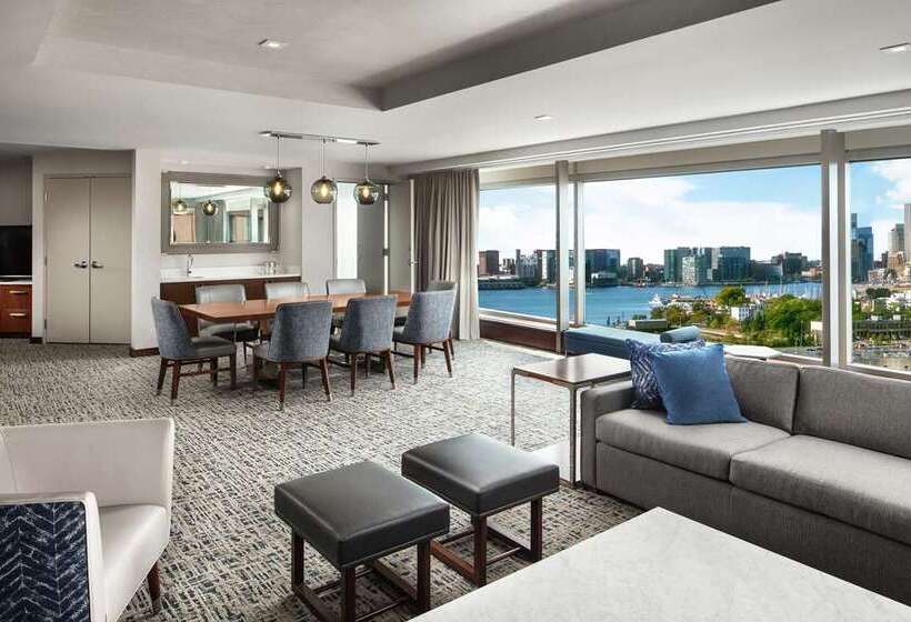 هتل Hilton Boston Logan Airport