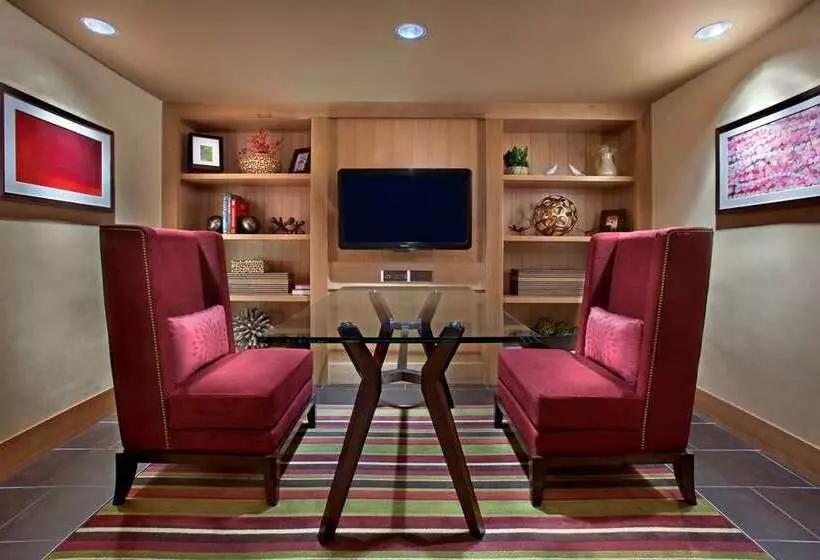 בית מלון כפרי Hilton Palacio Del Rio