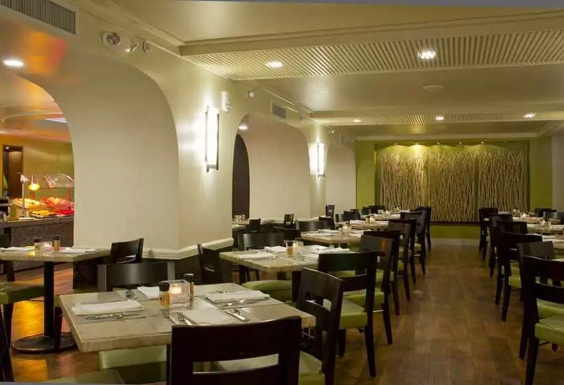 בית מלון כפרי Hilton Palacio Del Rio