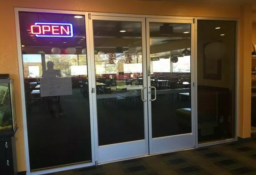 فندق Howard Johnson By Wyndham Denver West