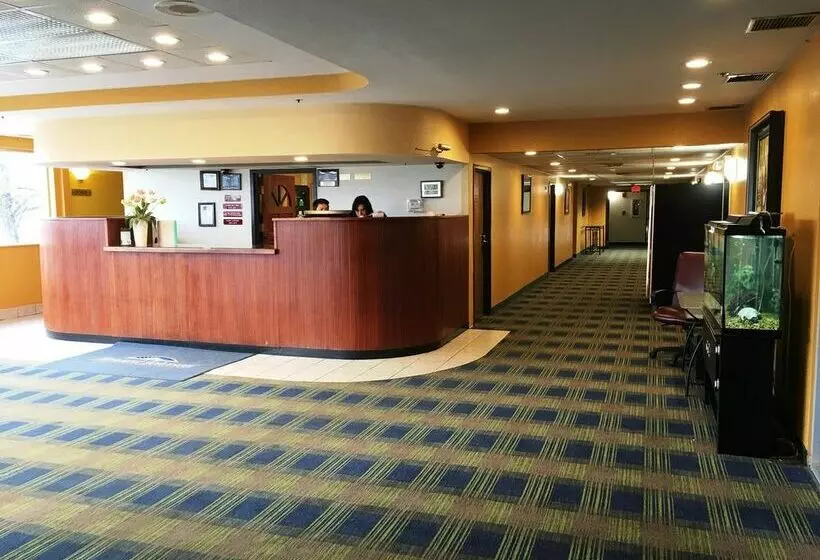 فندق Howard Johnson By Wyndham Denver West