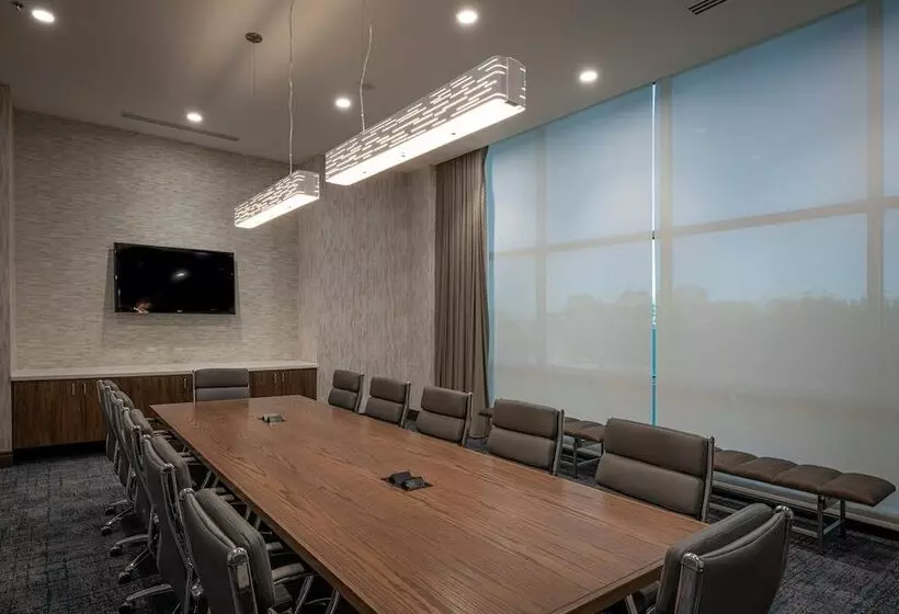 בית מלון כפרי Tulsa Marriott Southern Hills