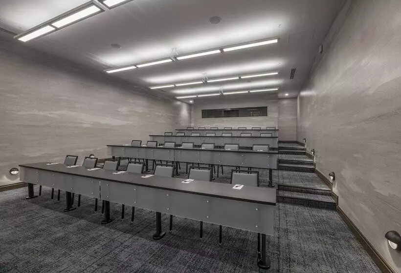 בית מלון כפרי Tulsa Marriott Southern Hills