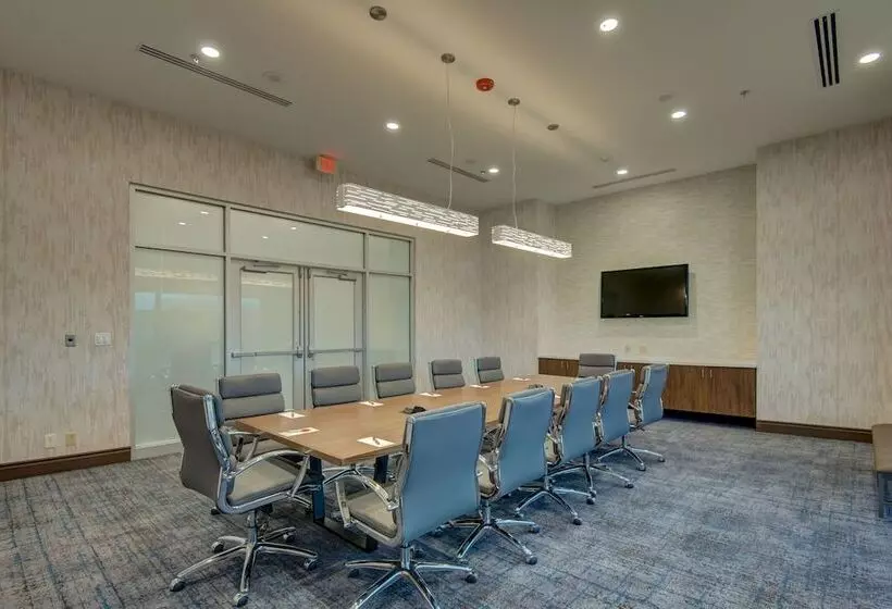 בית מלון כפרי Tulsa Marriott Southern Hills