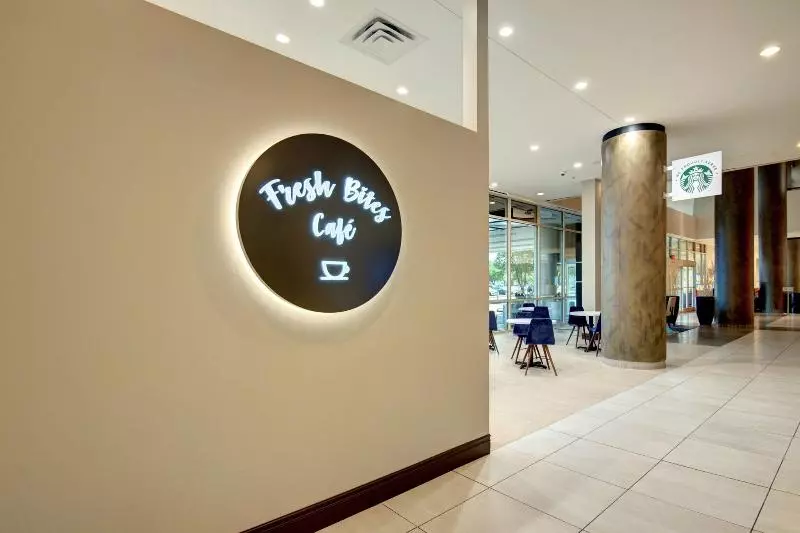 בית מלון כפרי Tulsa Marriott Southern Hills