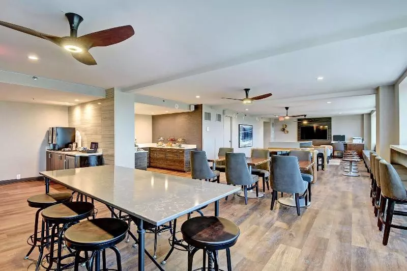 בית מלון כפרי Tulsa Marriott Southern Hills