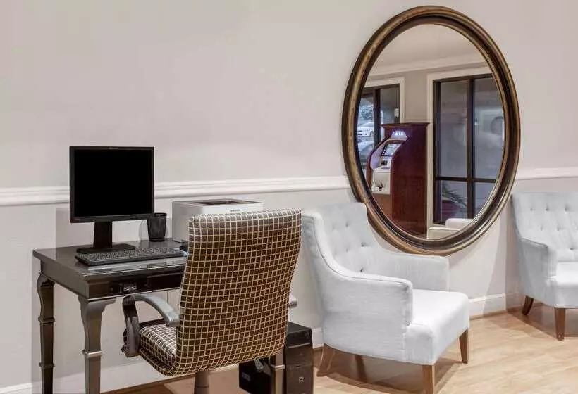 酒店 Ramada By Wyndham Barstow