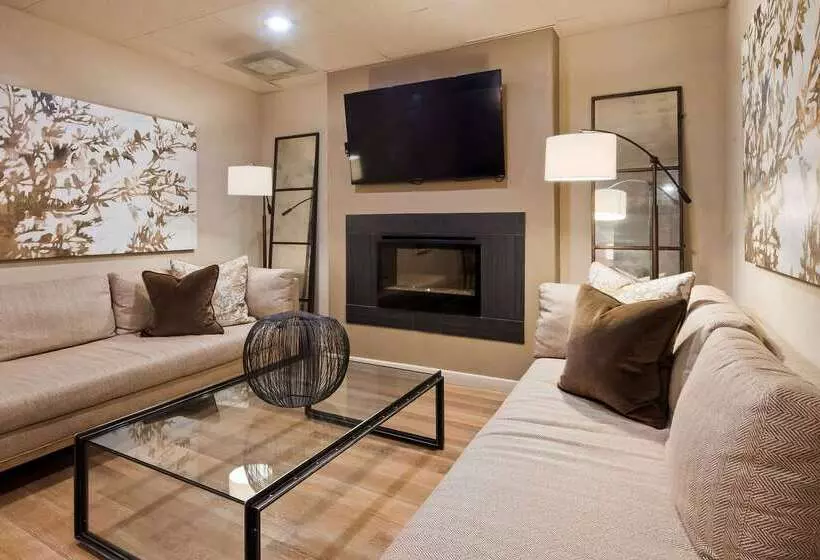 Seville Plaza Hotel, Trademark Collection By Wyndham