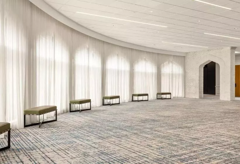 هتل Sheraton Nashua