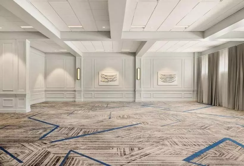 هتل Sheraton Nashua