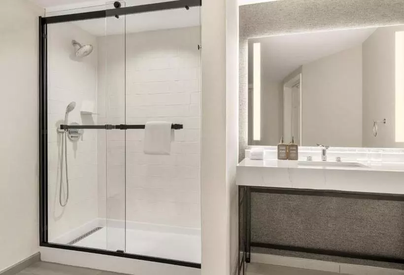 هتل Sheraton Nashua