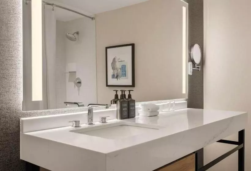 هتل Sheraton Nashua