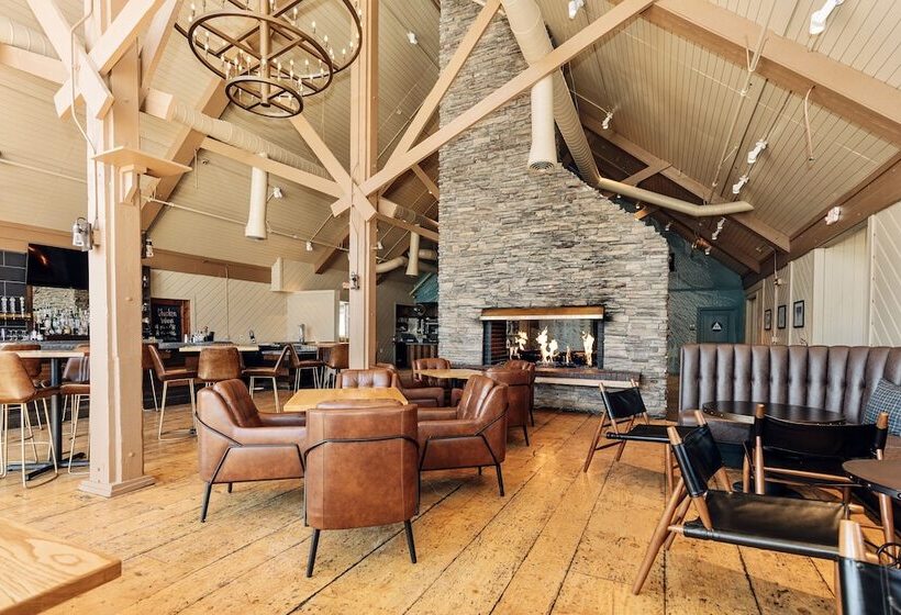 هتل Outbound Mammoth