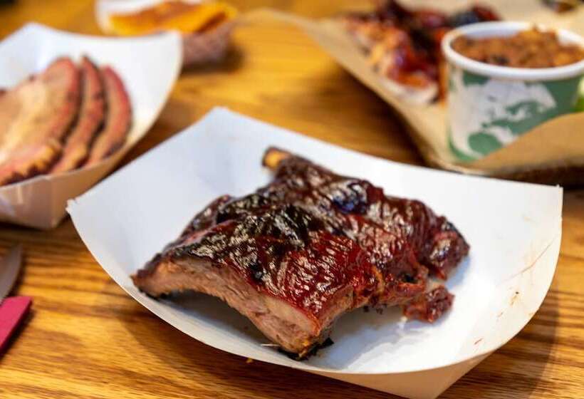 هتل Outbound Mammoth