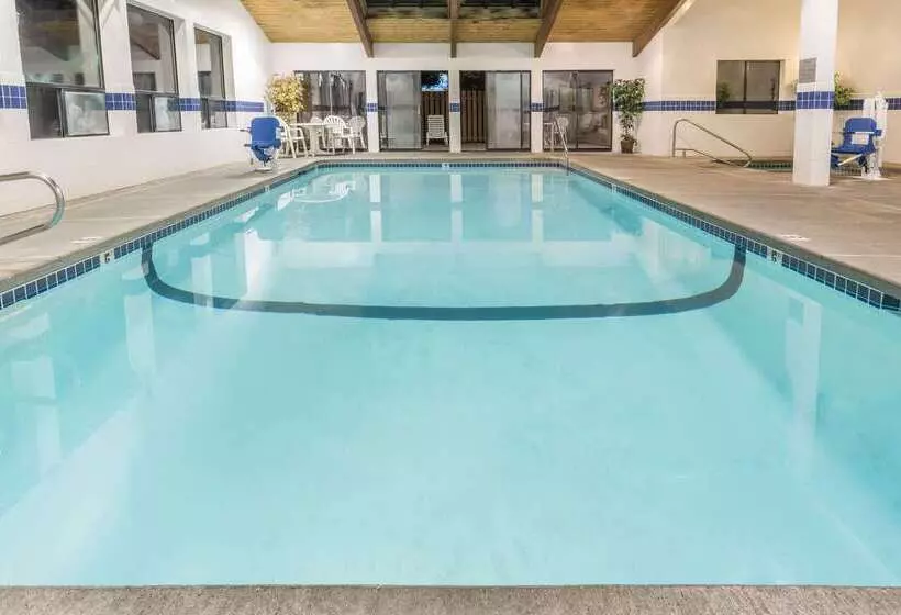 Otel Super 8 By Wyndham Bend