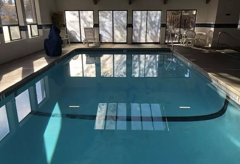 Otel Super 8 By Wyndham Bend