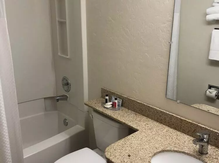 Otel Super 8 By Wyndham Bend