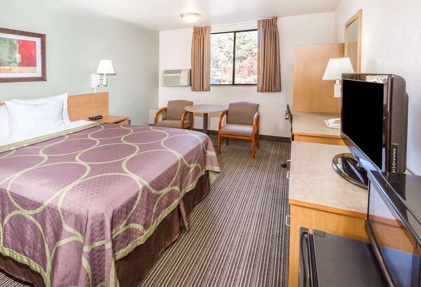 Hotel Super 8 By Wyndham Bend