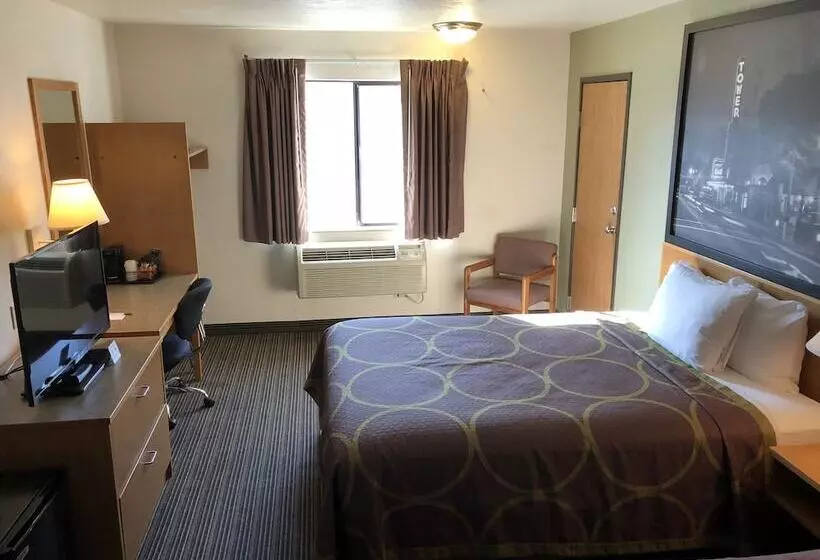 Otel Super 8 By Wyndham Bend