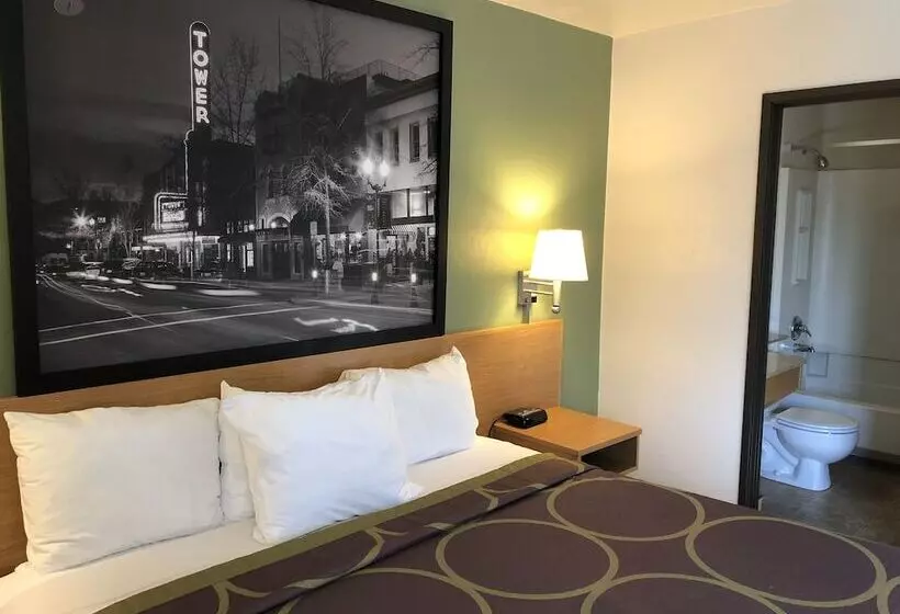Otel Super 8 By Wyndham Bend