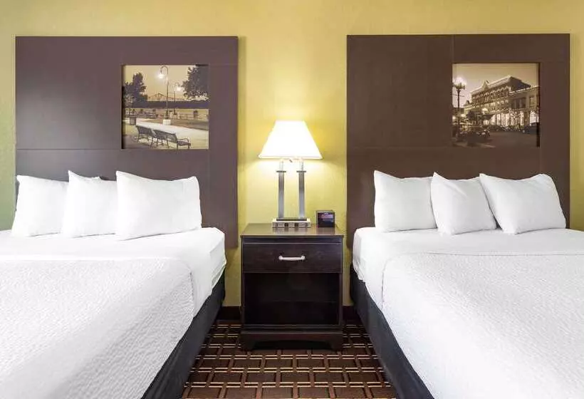 فندق Super 8 By Wyndham La Crosse