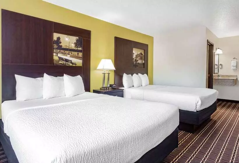 فندق Super 8 By Wyndham La Crosse