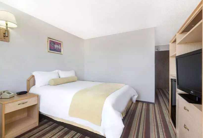 ホテル Super 8 By Wyndham Lake Havasu City