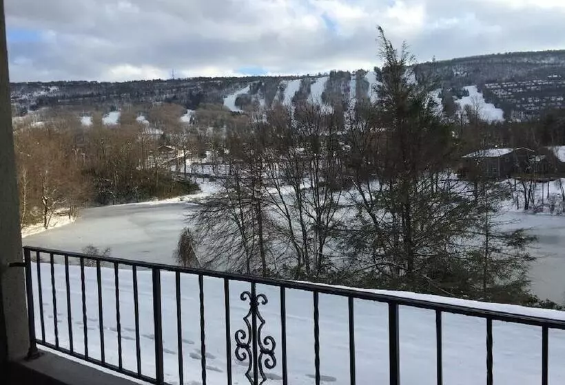 酒店 The Chateau Resort