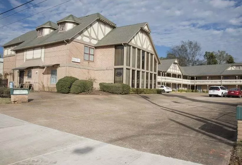 فندق Victorian Inn & Suites