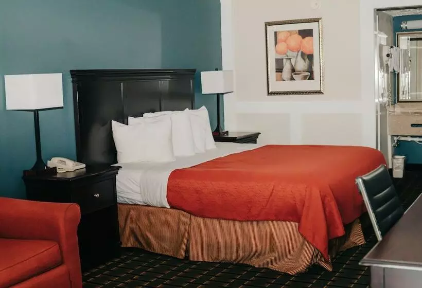 فندق Victorian Inn & Suites