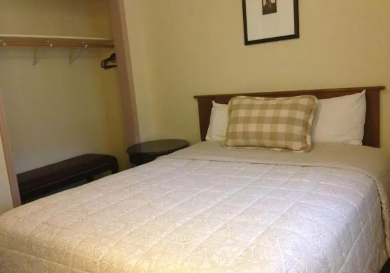 汽车旅馆 Silver Spruce Inn