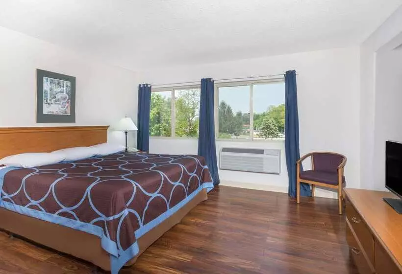 Мотель Super 8 By Wyndham Kingston