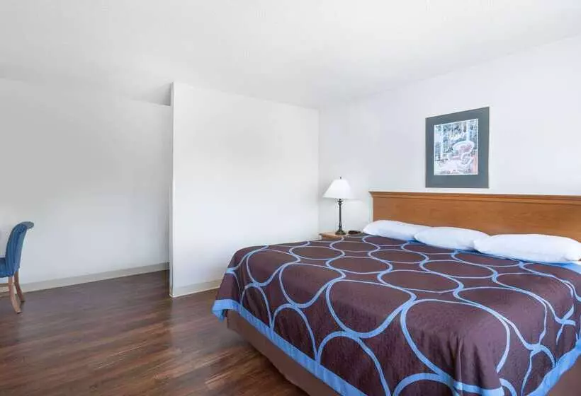 Мотель Super 8 By Wyndham Kingston