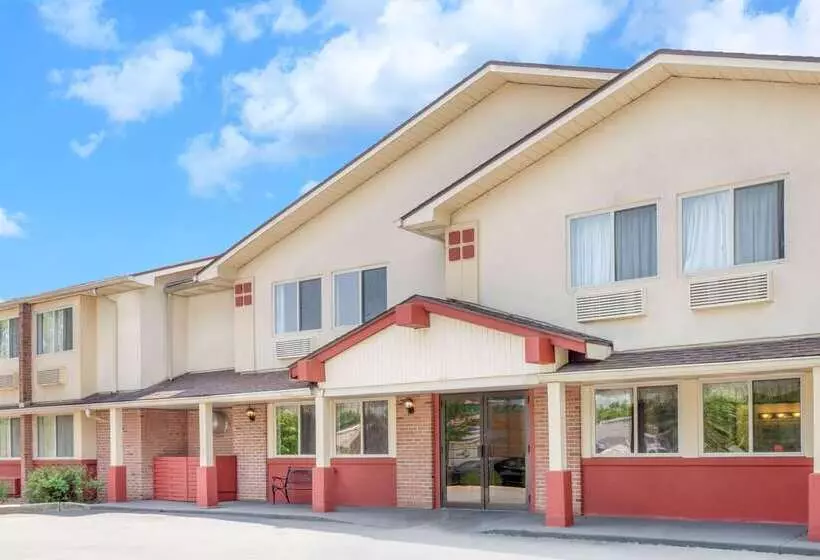 Мотель Super 8 By Wyndham Kingston