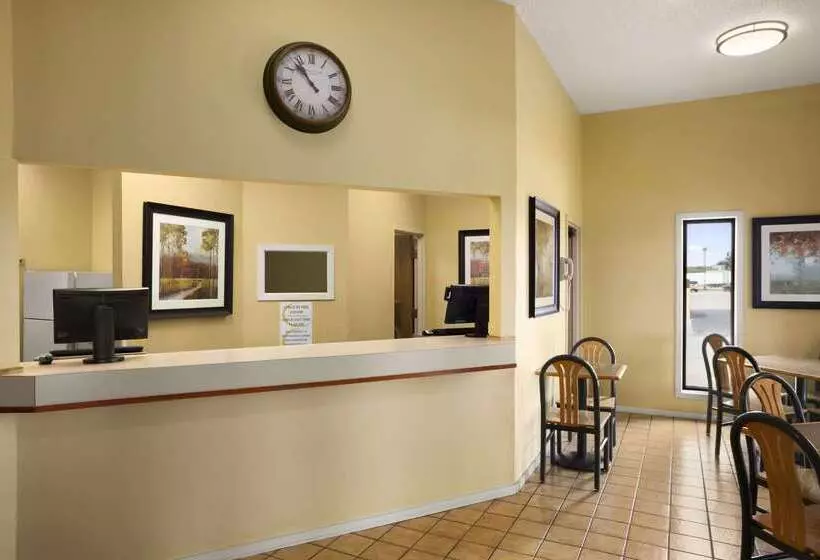 Motel Super 8 By Wyndham Marion