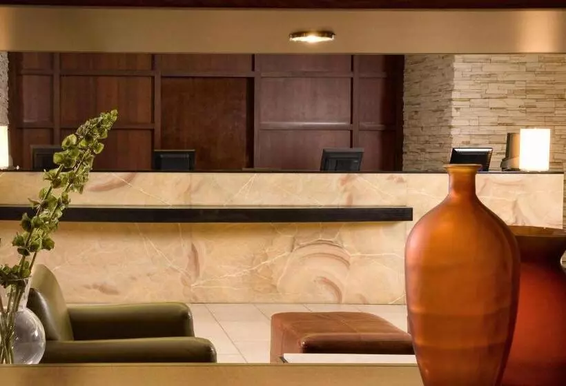 Отель Courtyard Los Angeles Sherman Oaks