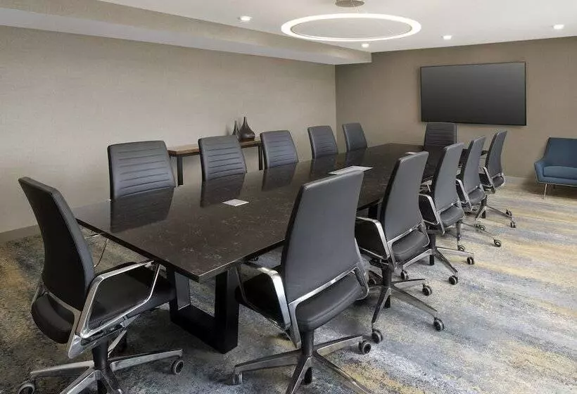 Delta Hotels By Marriott Seattle Everett