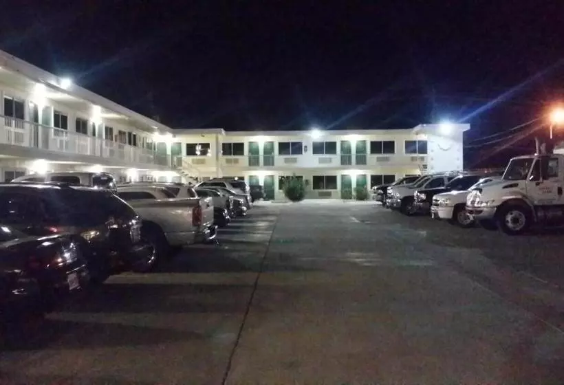 ホテル Desert Mirage Inn & Suites