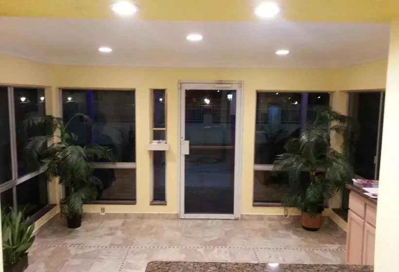 ホテル Desert Mirage Inn & Suites