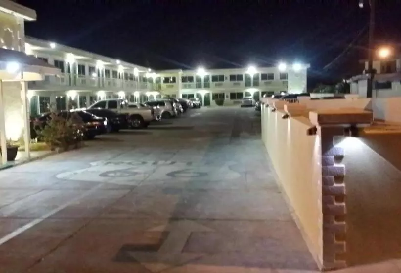 ホテル Desert Mirage Inn & Suites