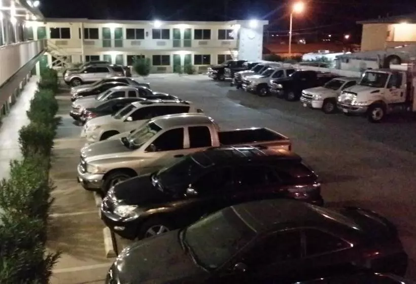 ホテル Desert Mirage Inn & Suites