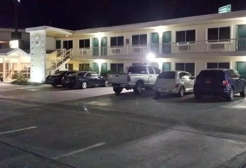 ホテル Desert Mirage Inn & Suites