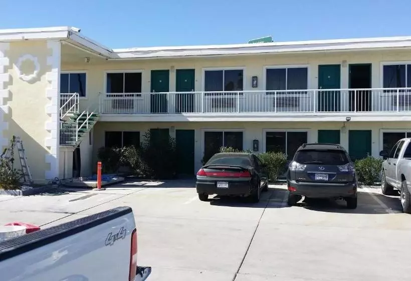 ホテル Desert Mirage Inn & Suites