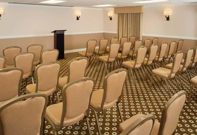 Doubletree By Hilton Hotel Chicago Wood Dale Elk Grove