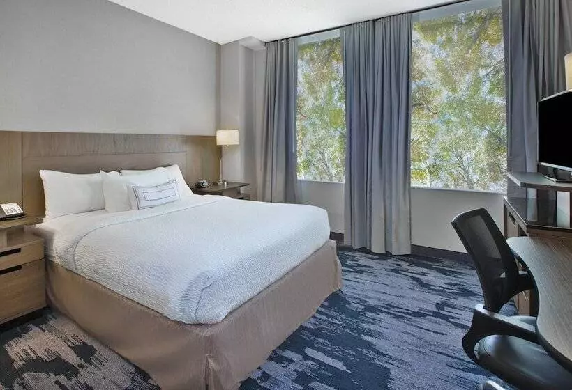 호텔 Fairfield Inn & Suites By Marriott Milwaukee Downtown